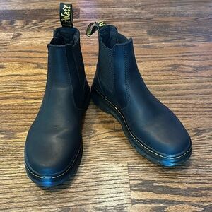 Dr. Martens women’s 8 / mens 7